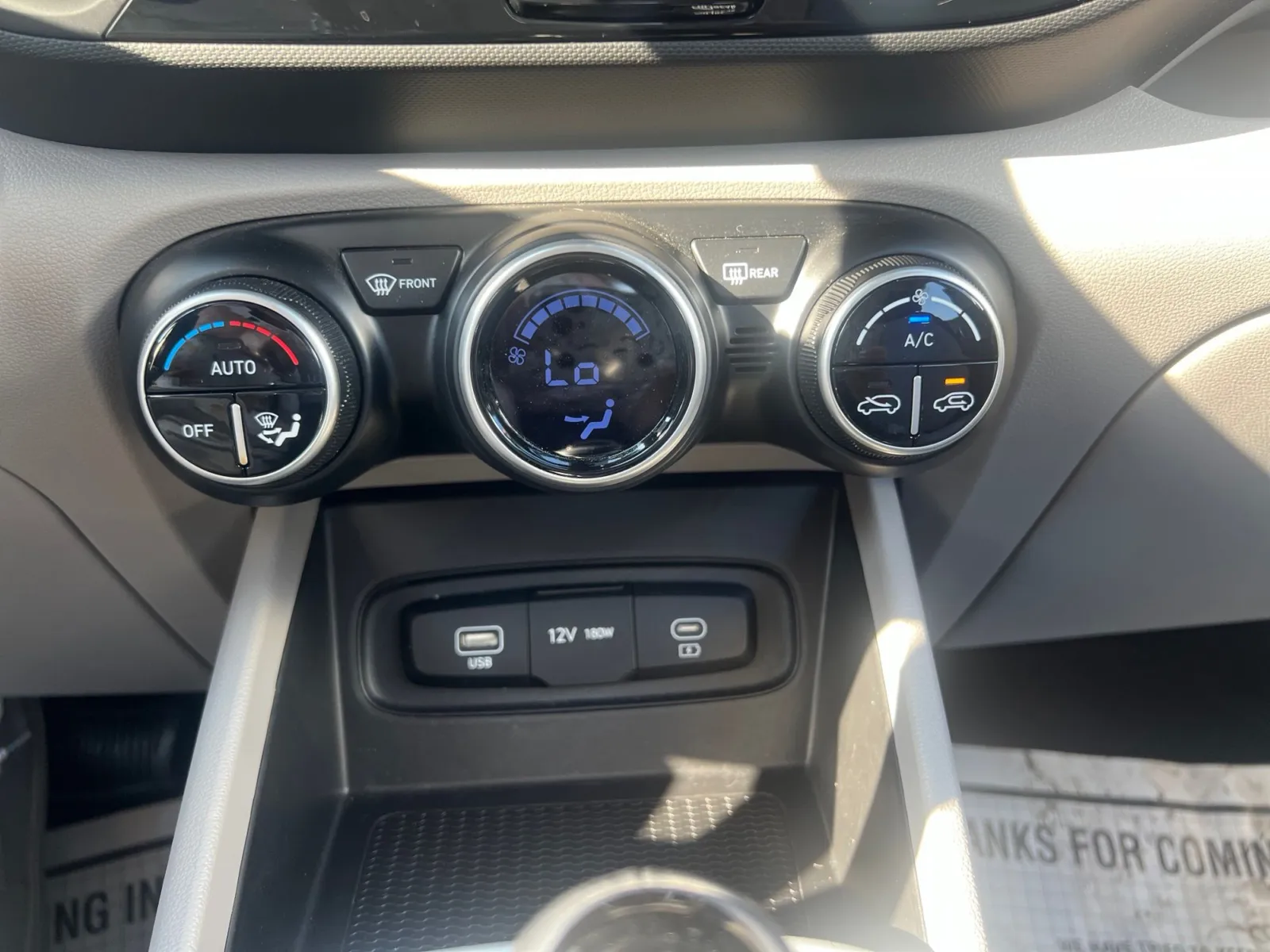 2024 Hyundai Venue SEL — photo 18