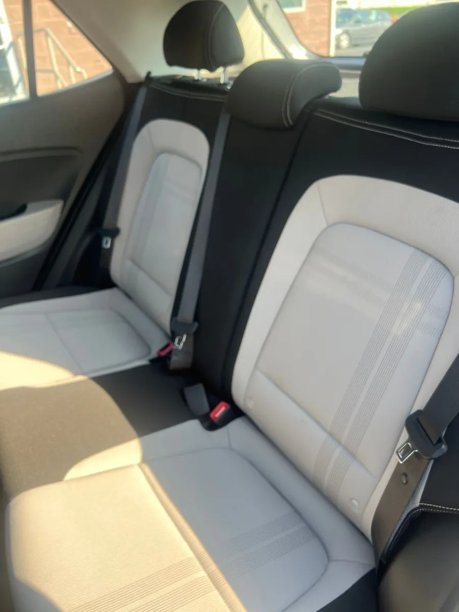 2024 Hyundai Venue SEL — photo 25