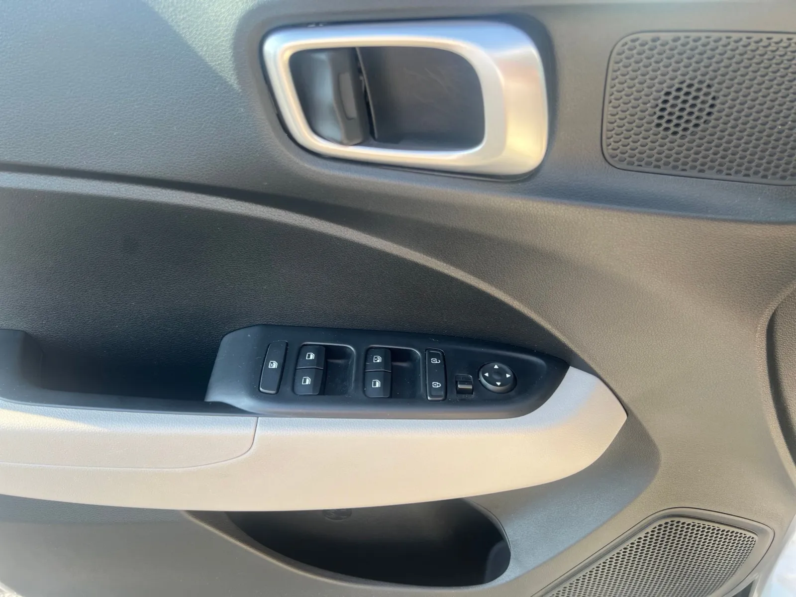 2024 Hyundai Venue SEL — photo 22
