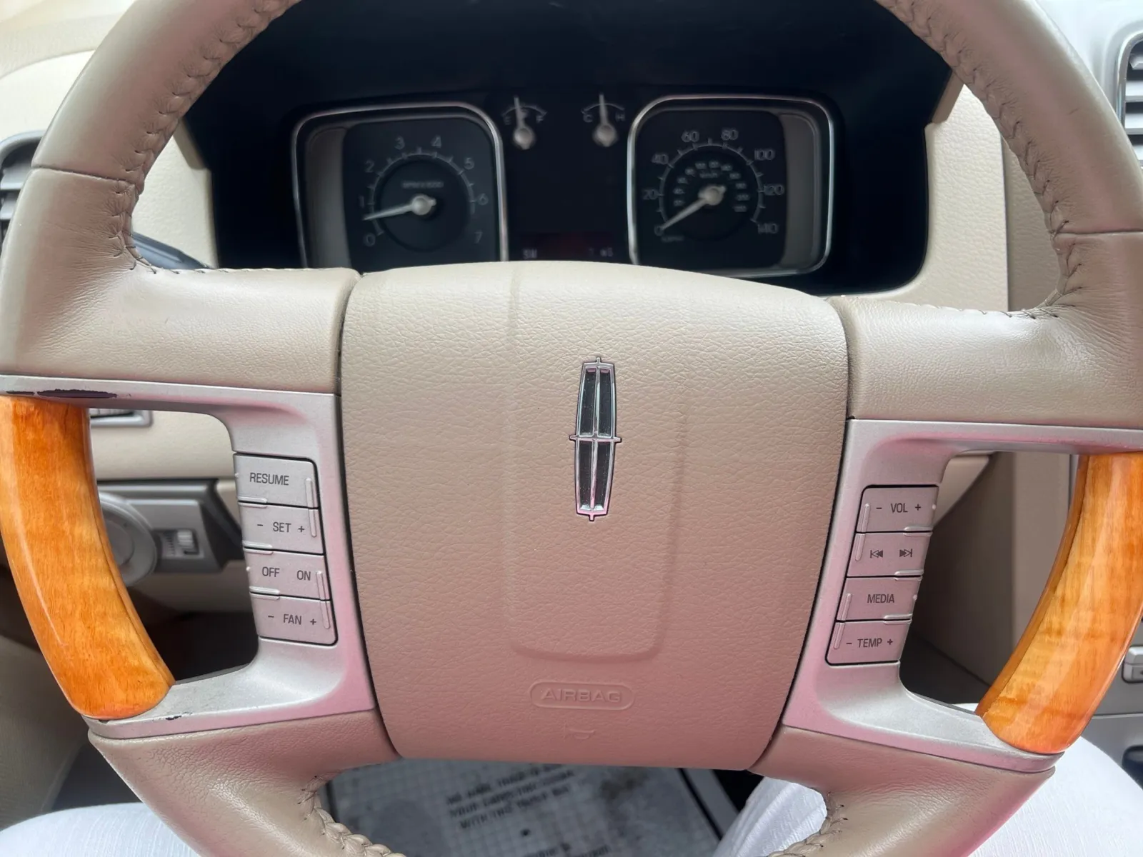 2007 Lincoln MKX Base — photo 15
