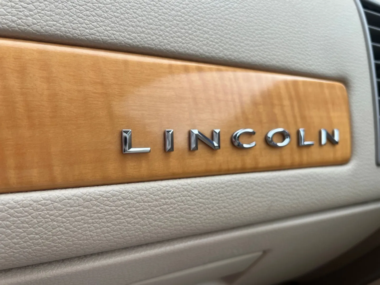 2007 Lincoln MKX Base — photo 23