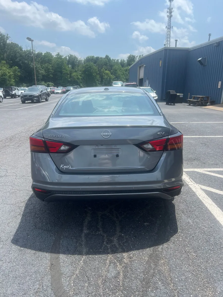 2023 Nissan Altima 2.5 SV — photo 5