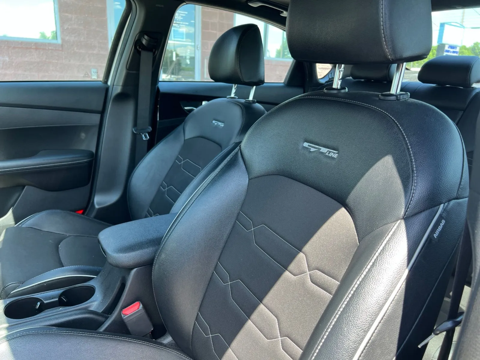 2021 Kia Forte GT-Line — photo 10