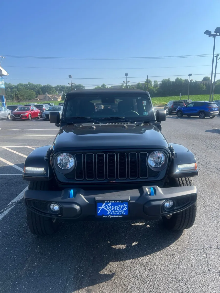 2024 Jeep Wrangler Sport S 4xe — photo 8