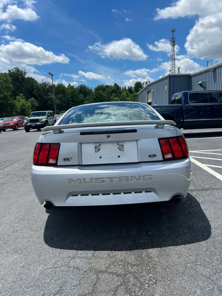 2004 Ford Mustang GT — photo 4