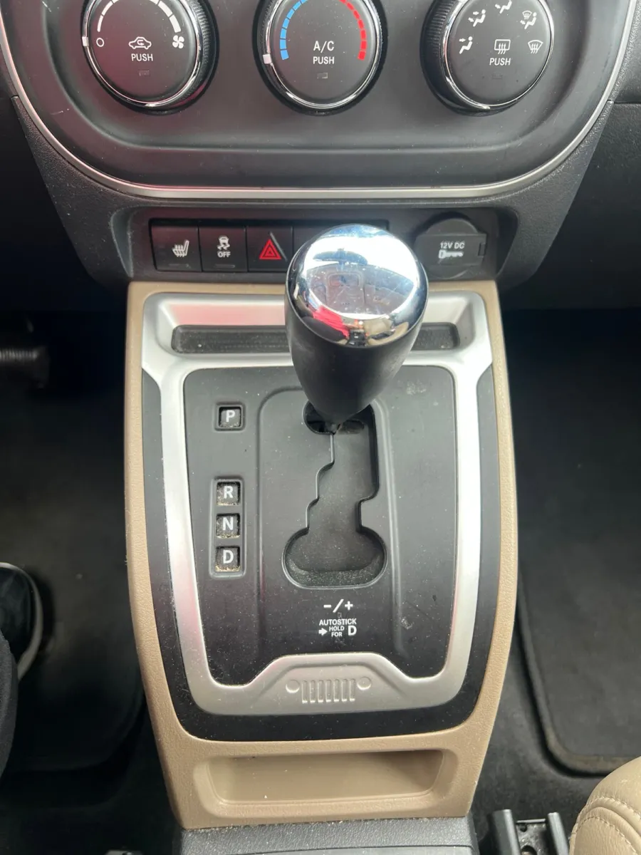 2015 Jeep Compass Latitude — photo 11