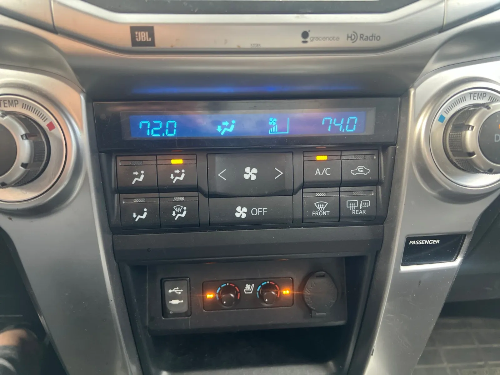 2015 Toyota 4Runner Limited — photo 15