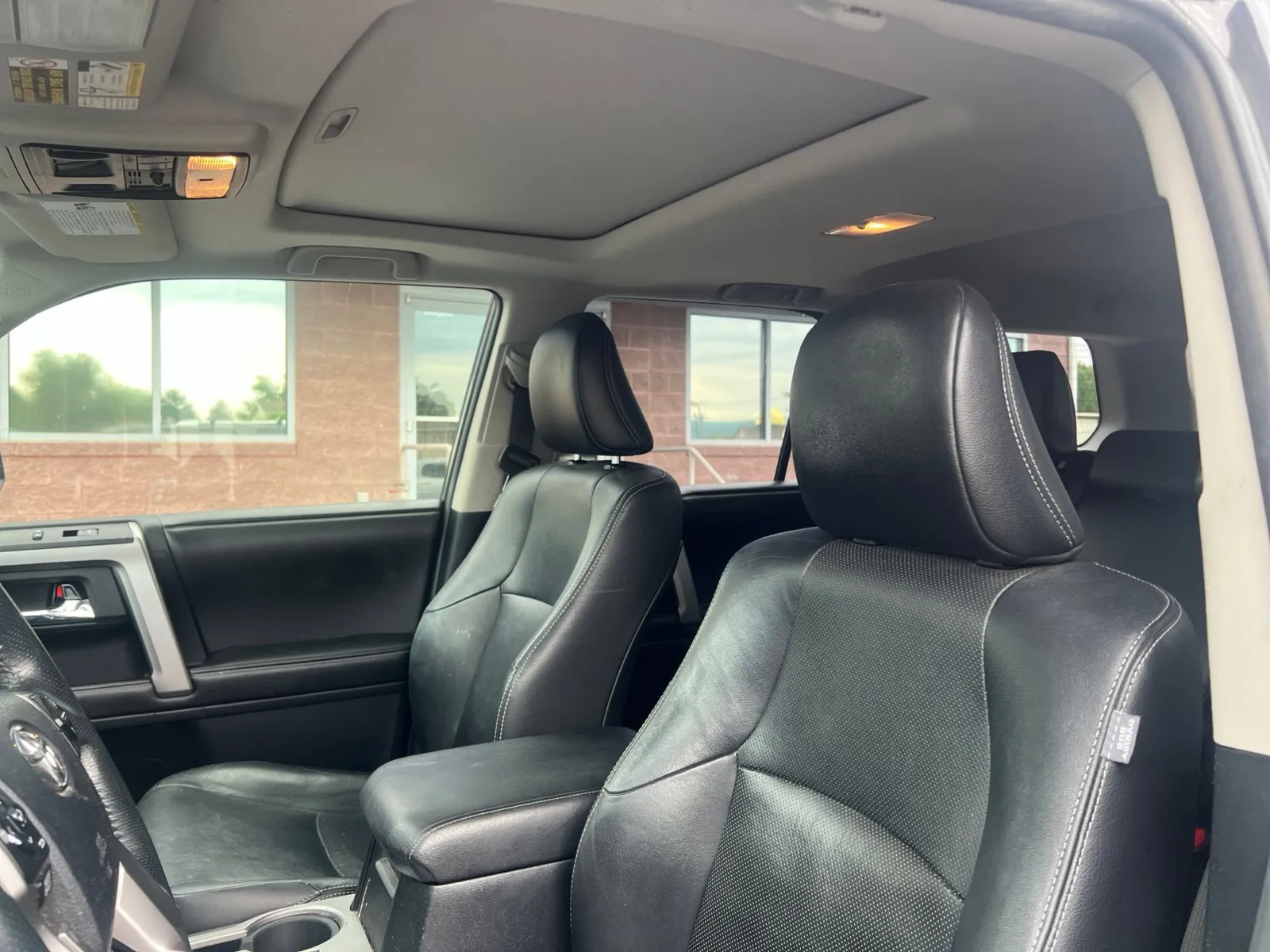 2015 Toyota 4Runner Limited — photo 10