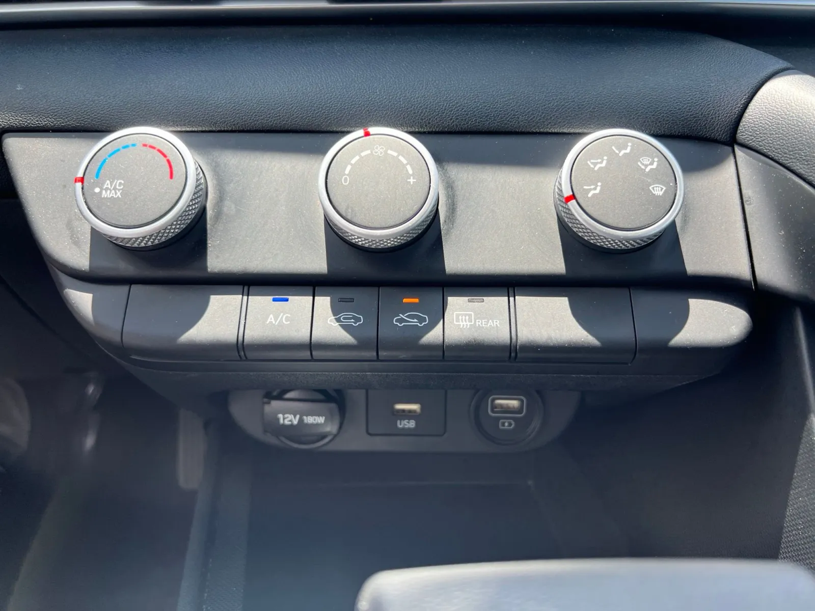 2022 Hyundai Elantra SE — photo 16