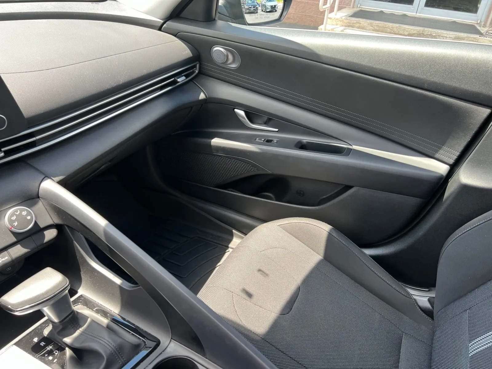 2022 Hyundai Elantra SE — photo 10