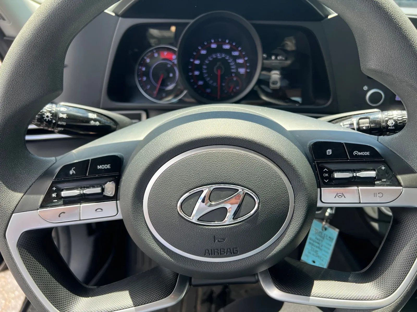 2022 Hyundai Elantra SE — photo 13