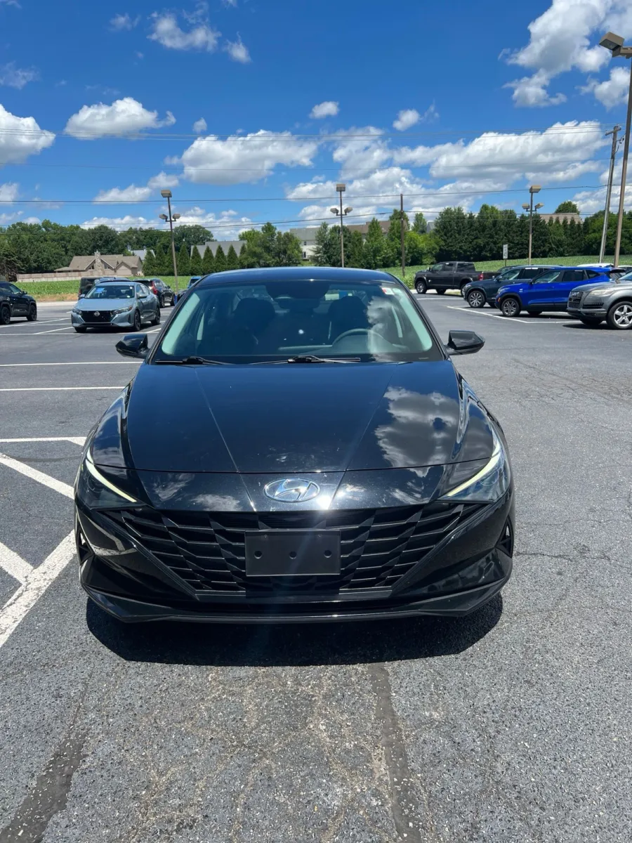 2022 Hyundai Elantra SE — photo 9