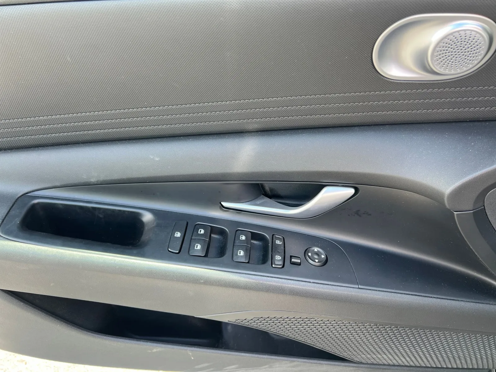 2022 Hyundai Elantra SE — photo 20