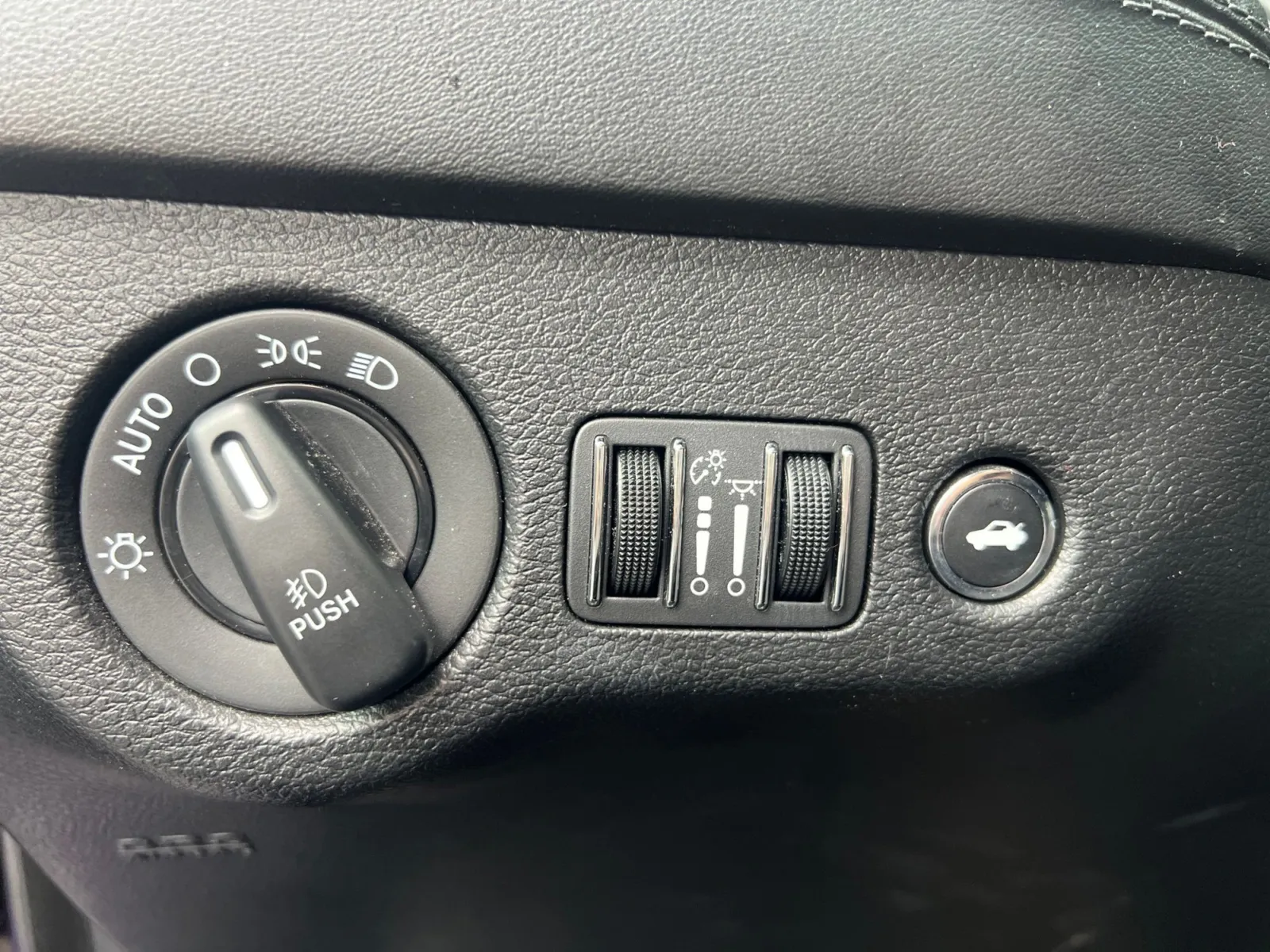 2019 Dodge Charger GT — photo 19