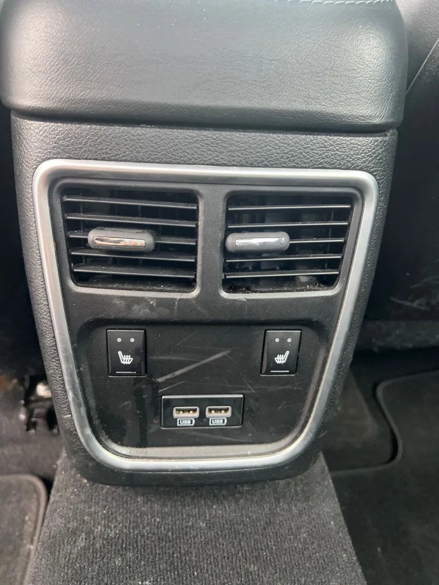 2019 Dodge Charger GT — photo 25