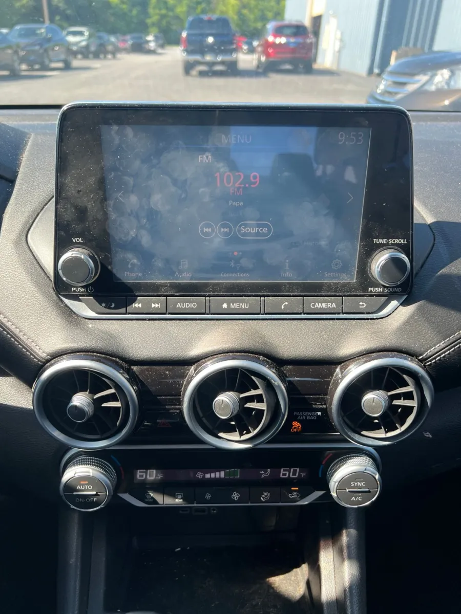 2020 Nissan Sentra SV — photo 11