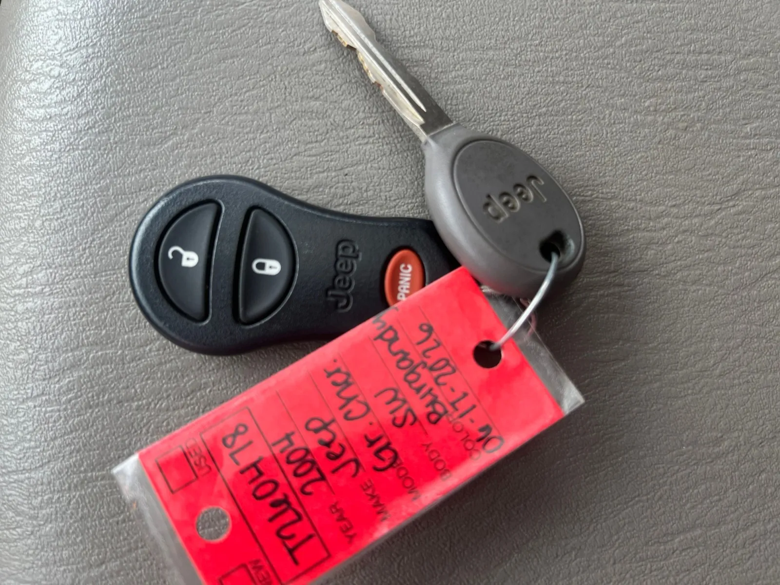 2004 Jeep Grand Cherokee Limited — photo 26