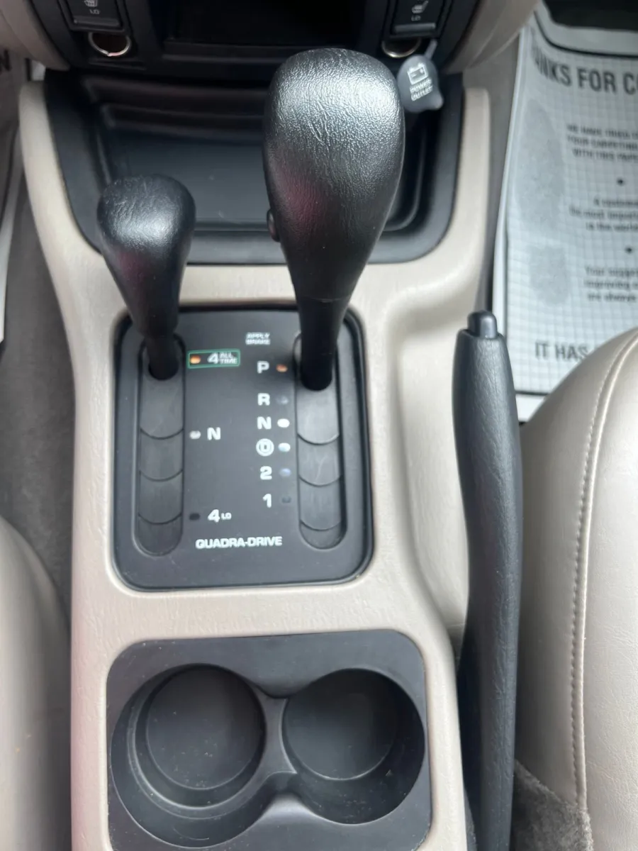 2004 Jeep Grand Cherokee Limited — photo 16