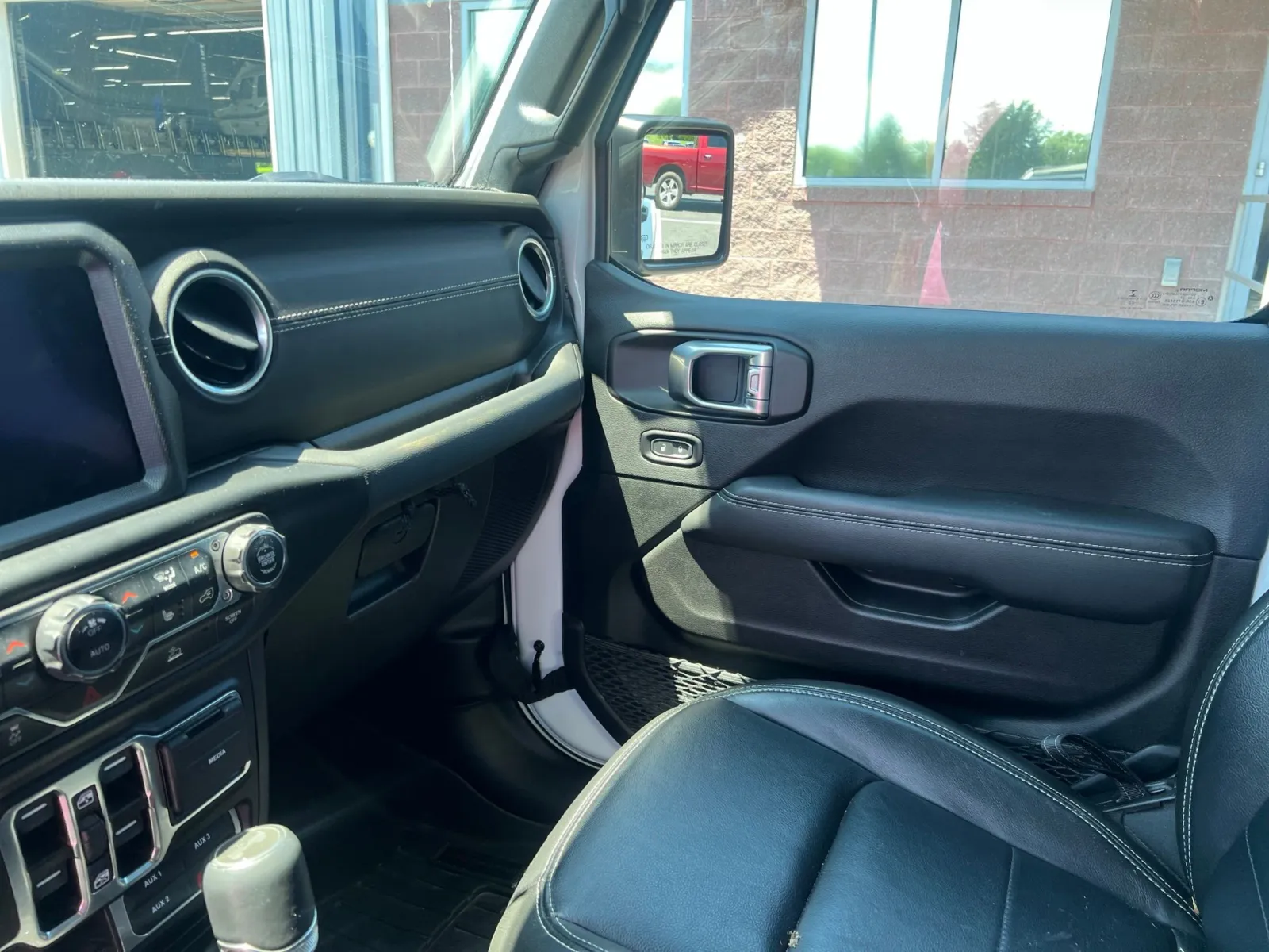 2022 Jeep Wrangler Unlimited Sahara 4xe — photo 9