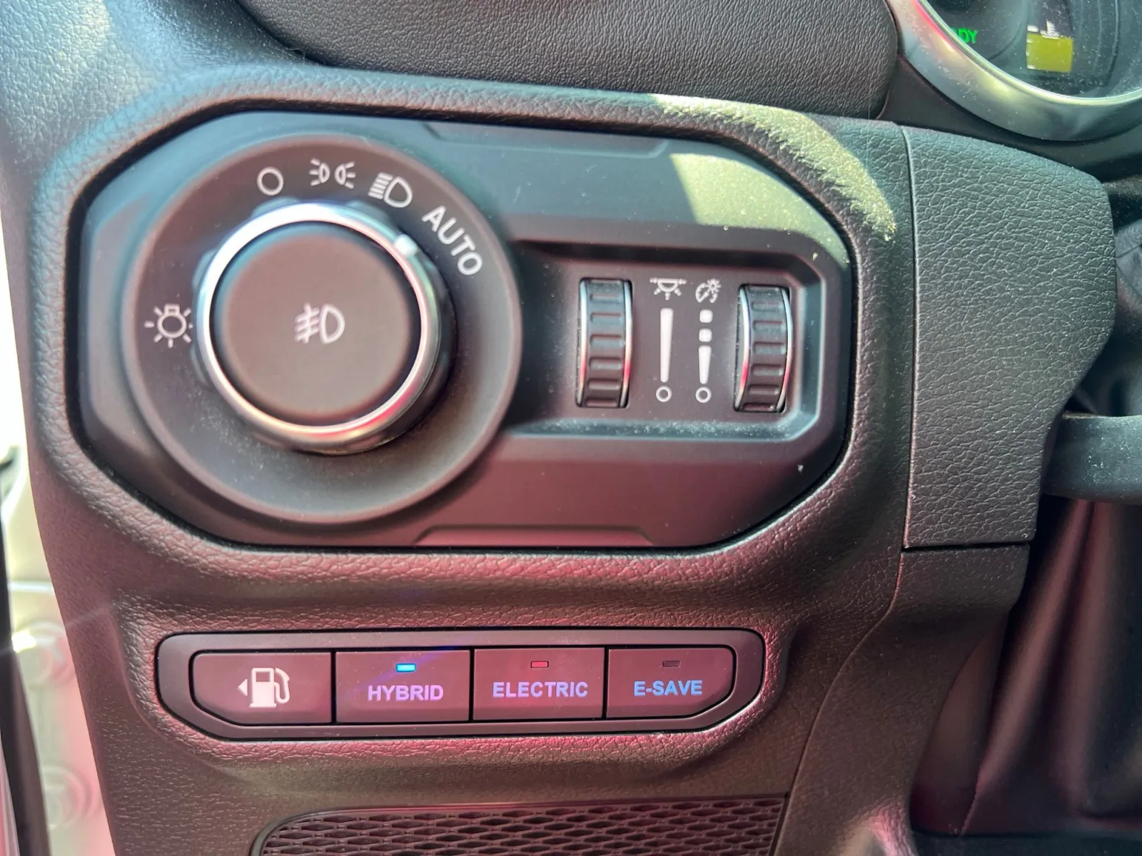 2022 Jeep Wrangler Unlimited Sahara 4xe — photo 17