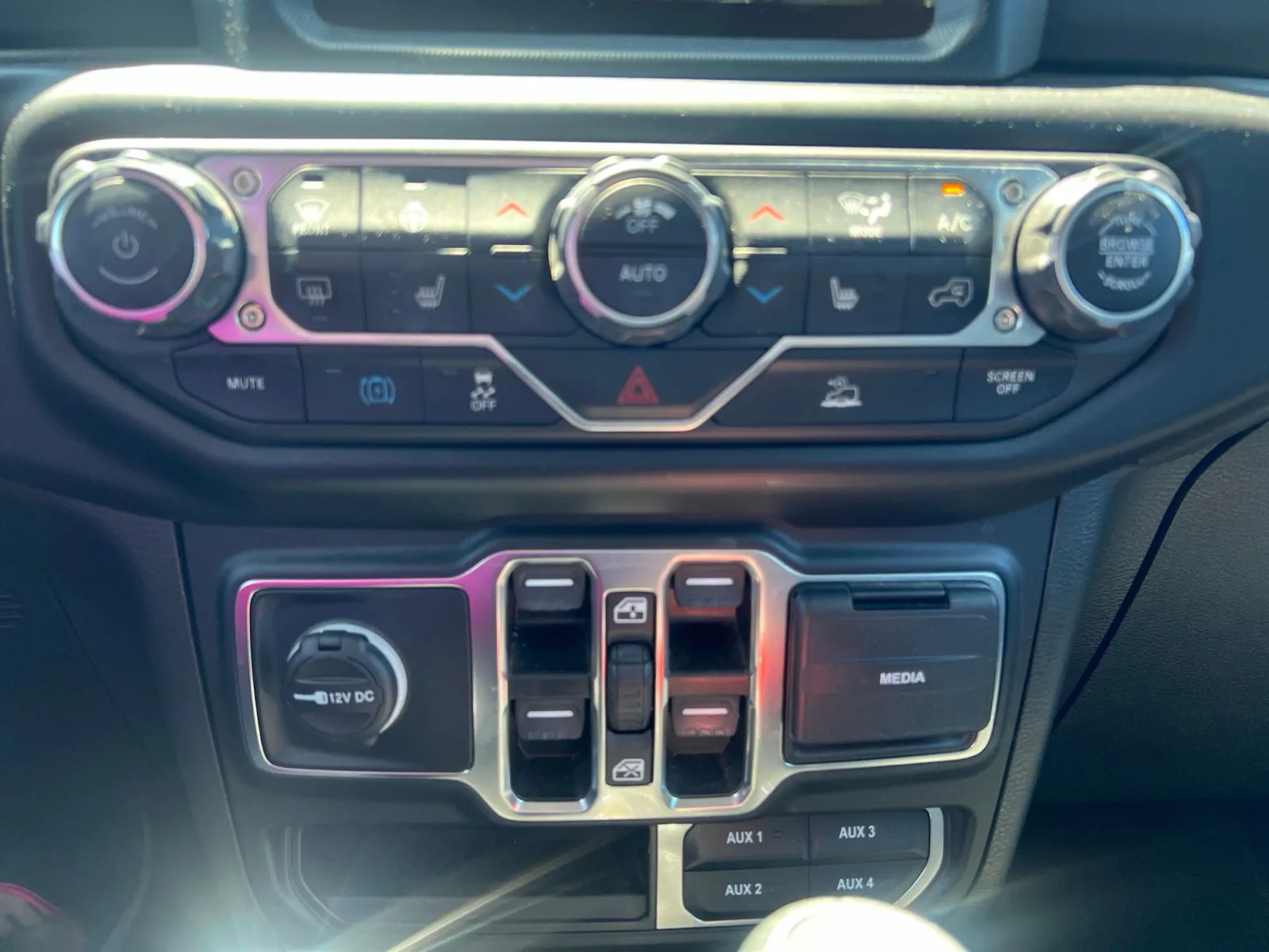 2022 Jeep Wrangler Unlimited Sahara 4xe — photo 15