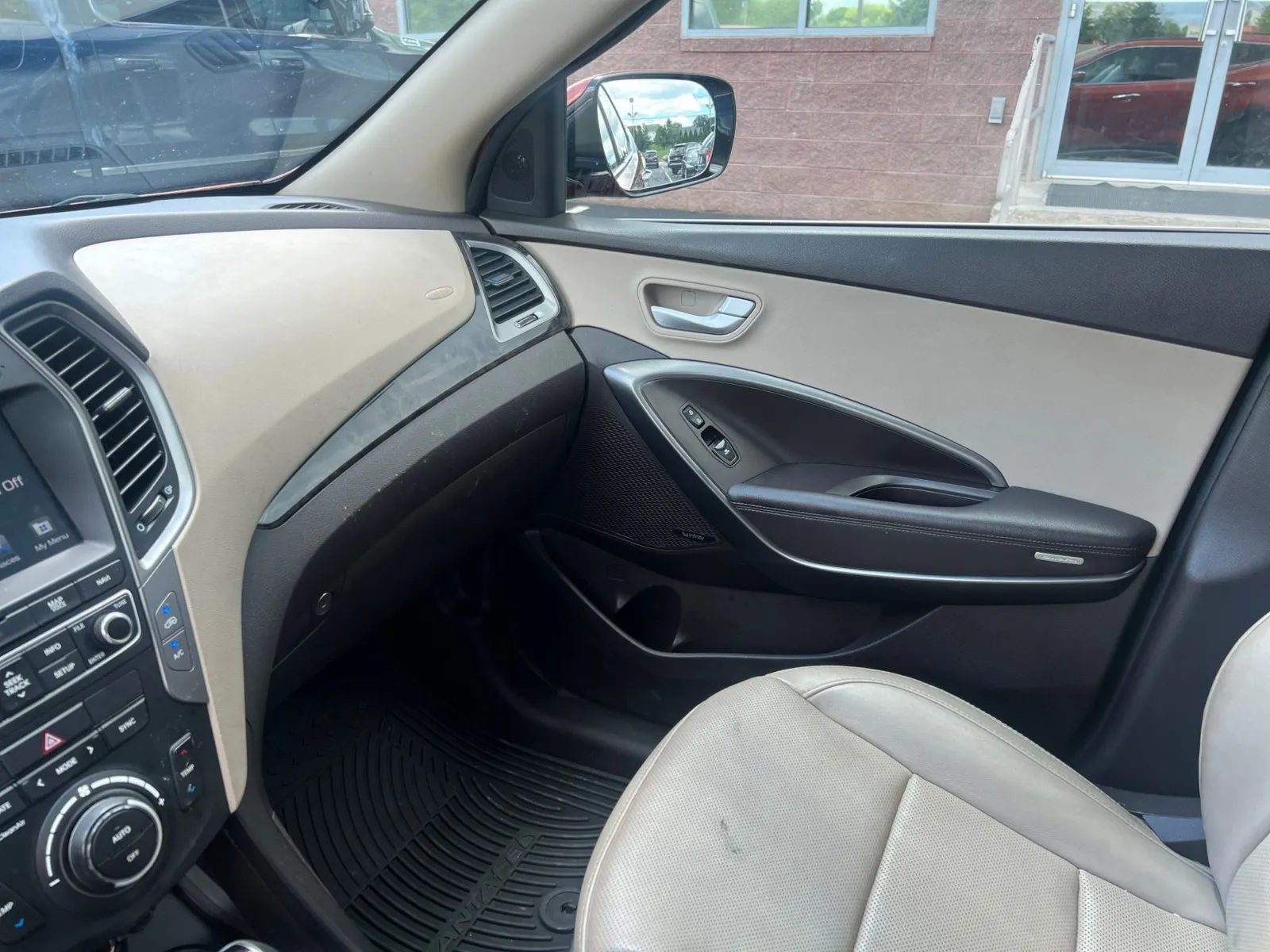2017 Hyundai Santa Fe Sport 2.0T Ultimate — photo 10