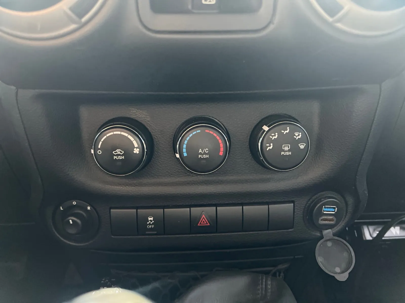 2017 Jeep Wrangler Unlimited Sport — photo 14