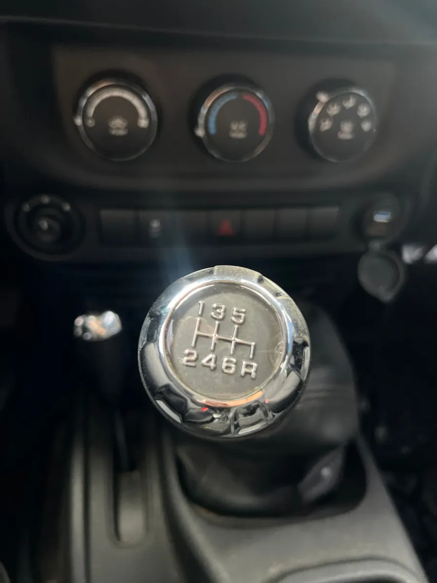 2017 Jeep Wrangler Unlimited Sport — photo 15