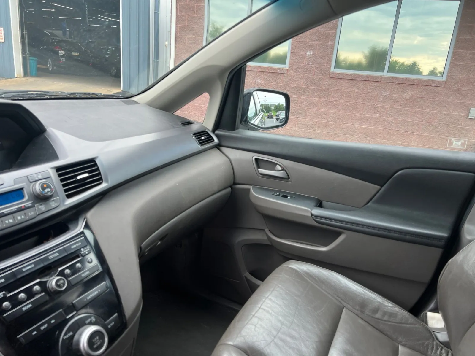 2012 Honda Odyssey EX-L — photo 9