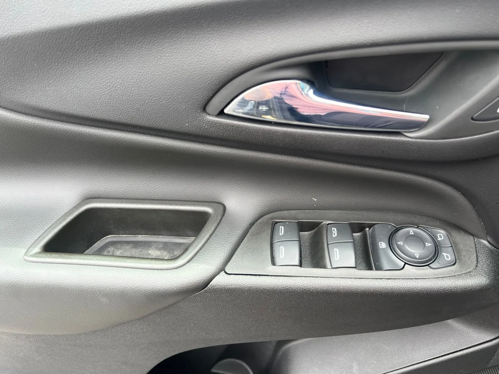2023 Chevrolet Equinox LT — photo 23