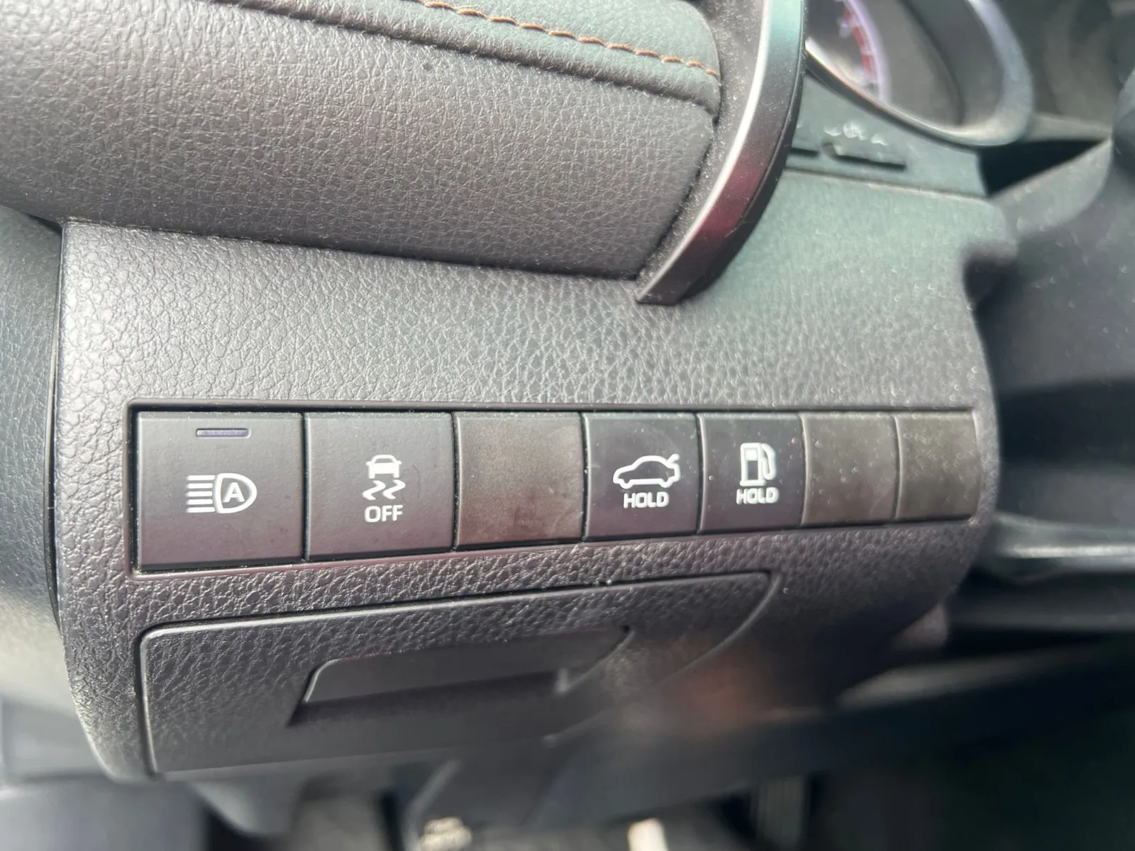 2020 Toyota Camry LE — photo 17