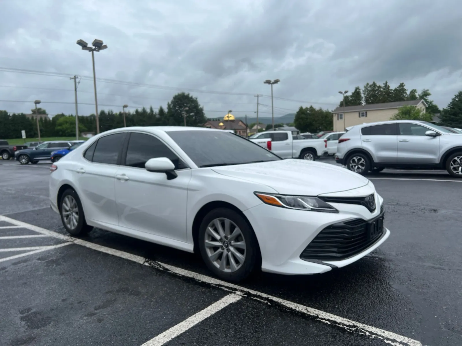 2020 Toyota Camry LE — photo 8