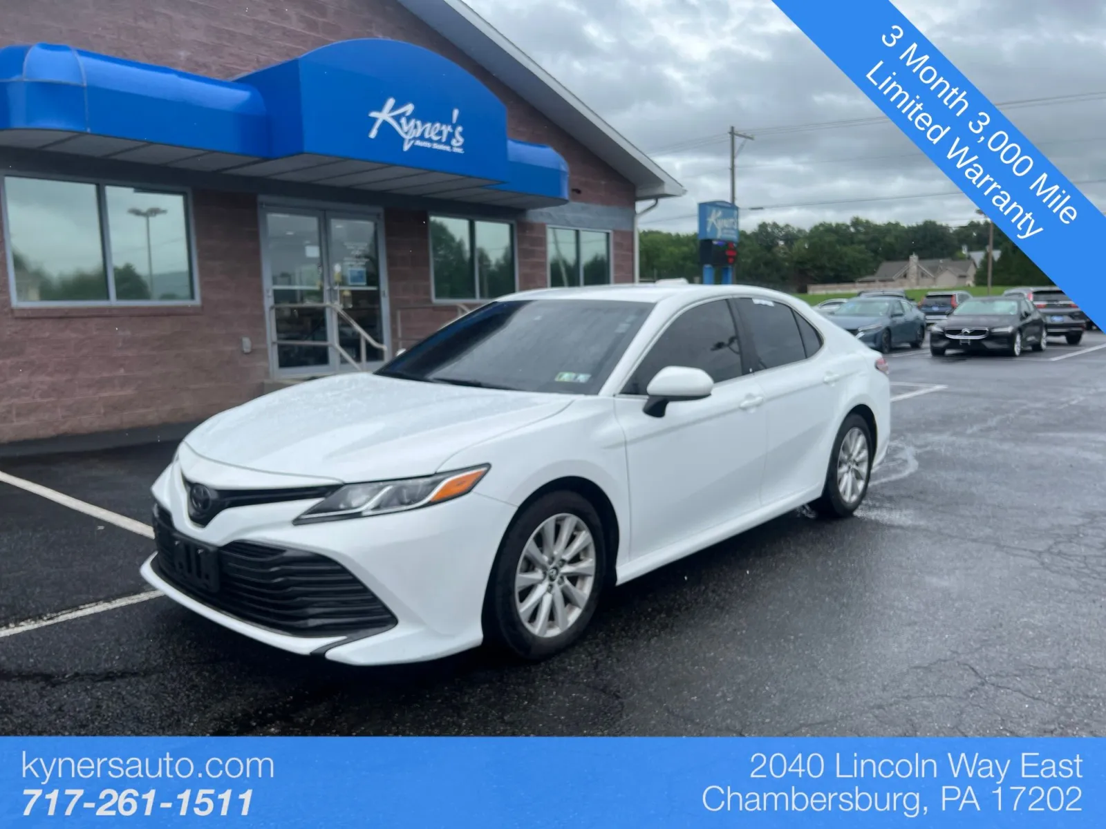 White 2020 Toyota Camry LE for sale in Chambersburg, PA