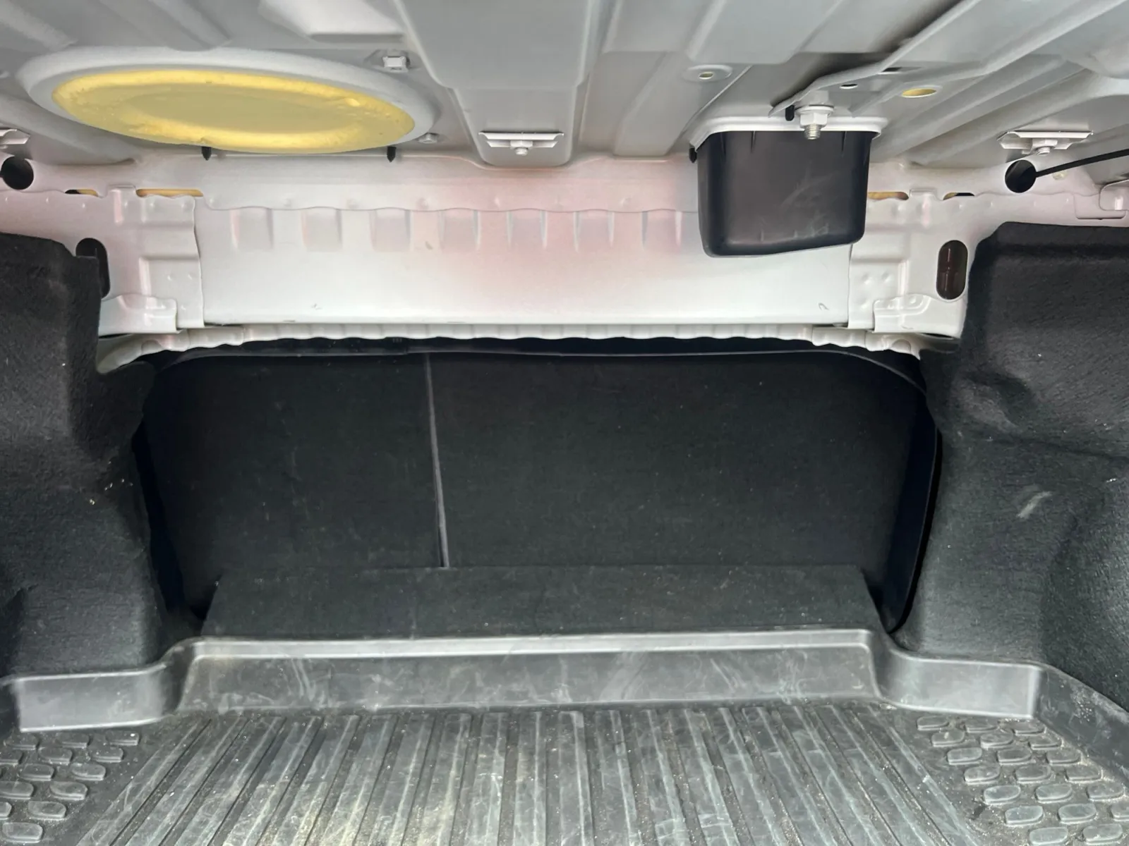 2020 Toyota Camry LE — photo 22