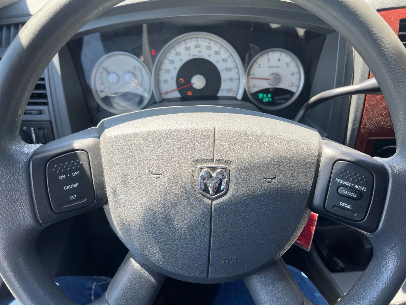 2005 Dodge Dakota SLT — photo 12
