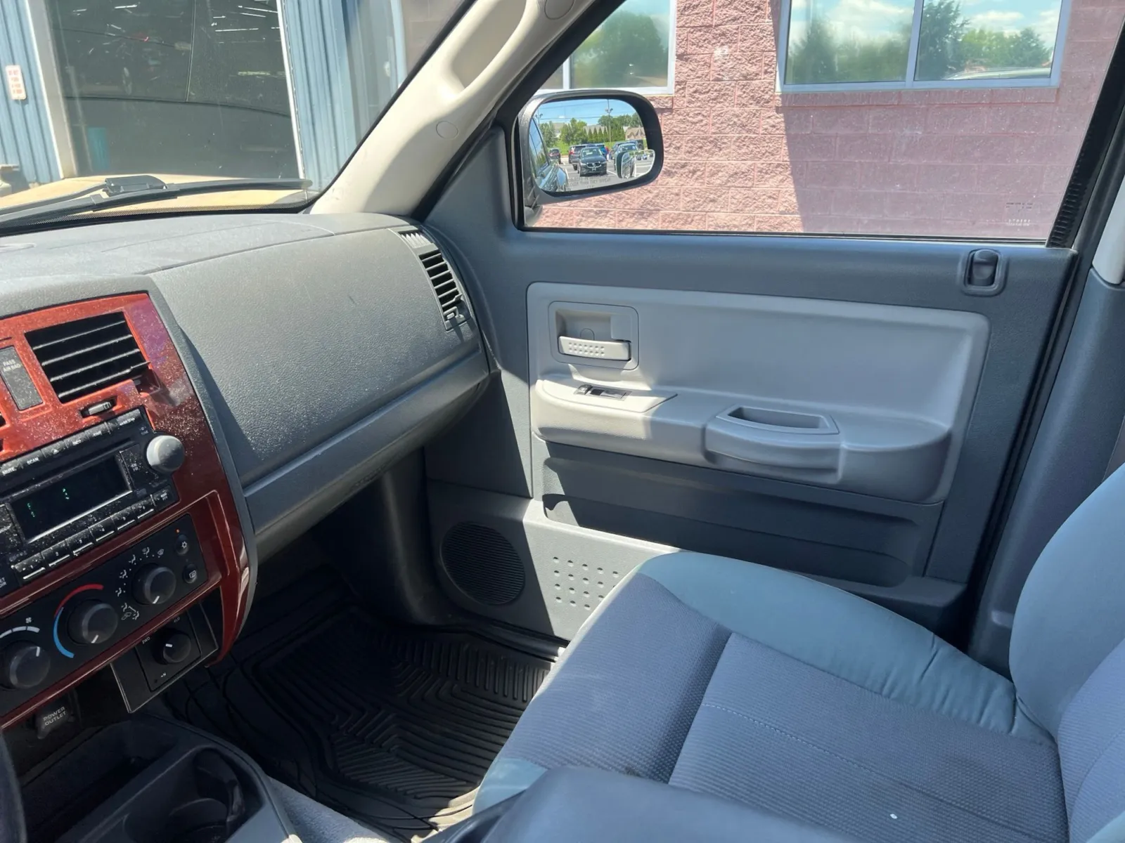 2005 Dodge Dakota SLT — photo 9