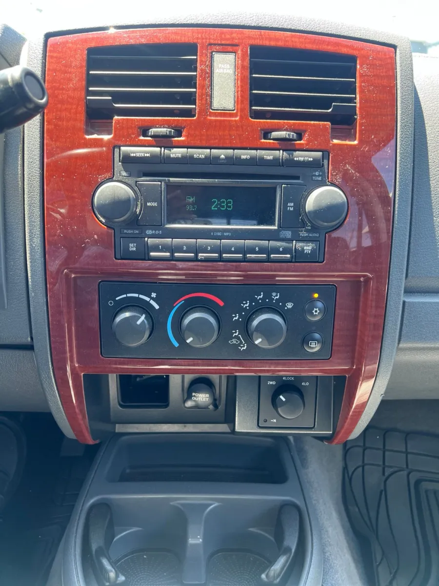 2005 Dodge Dakota SLT — photo 13