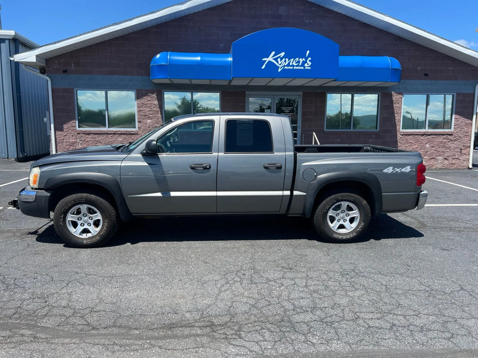 2005 Dodge Dakota SLT — photo 2