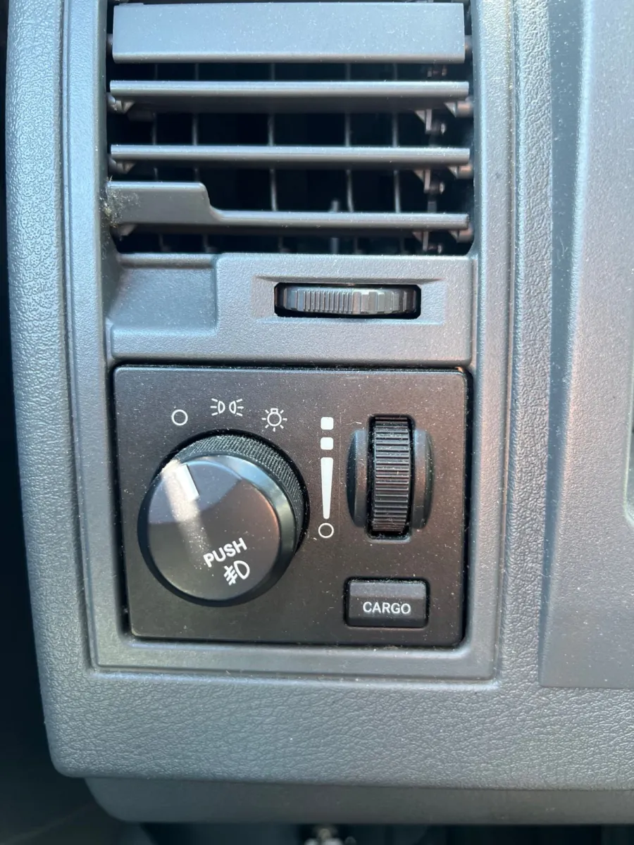 2005 Dodge Dakota SLT — photo 15