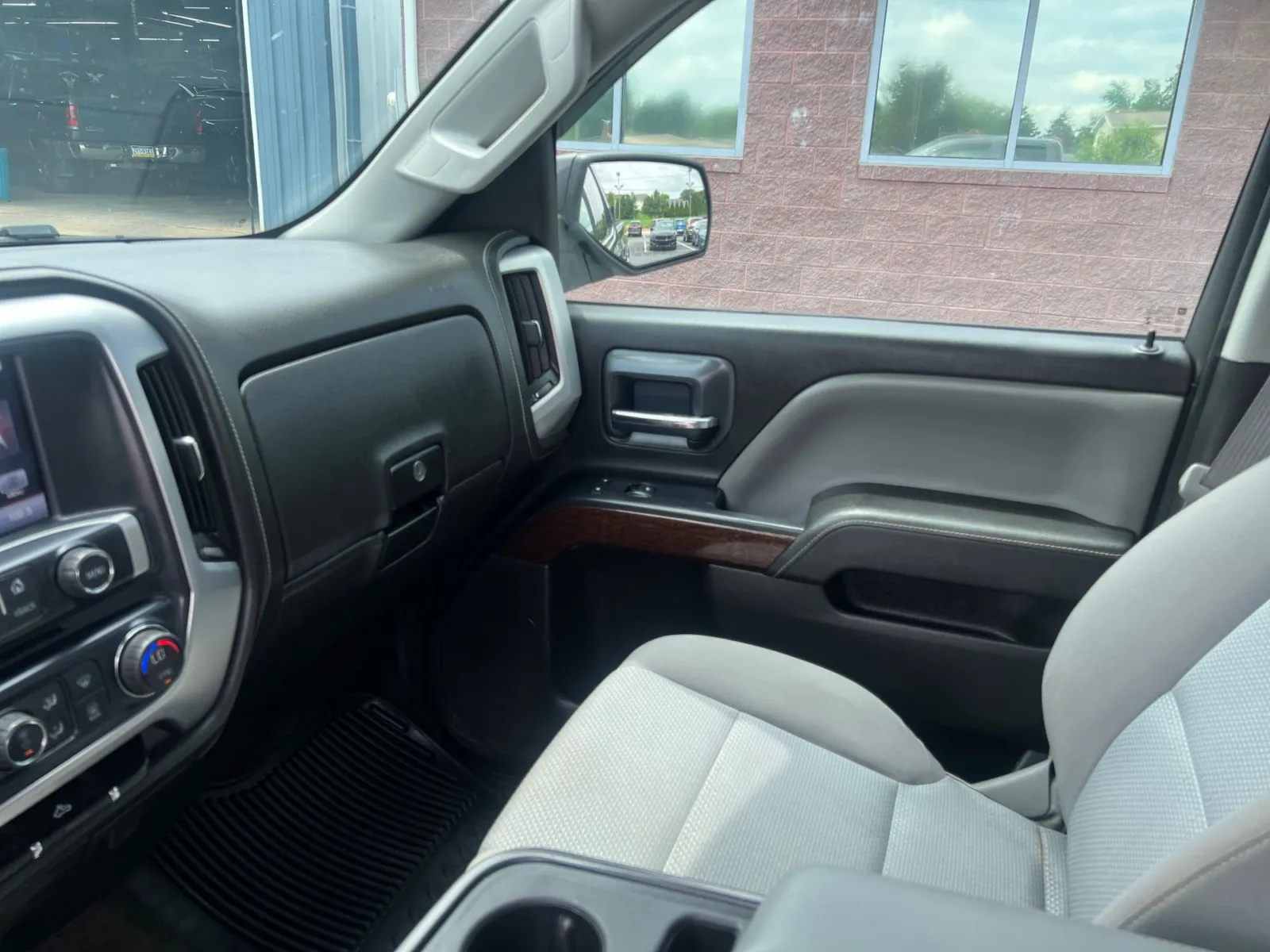 2015 GMC Sierra 1500 SLE — photo 11