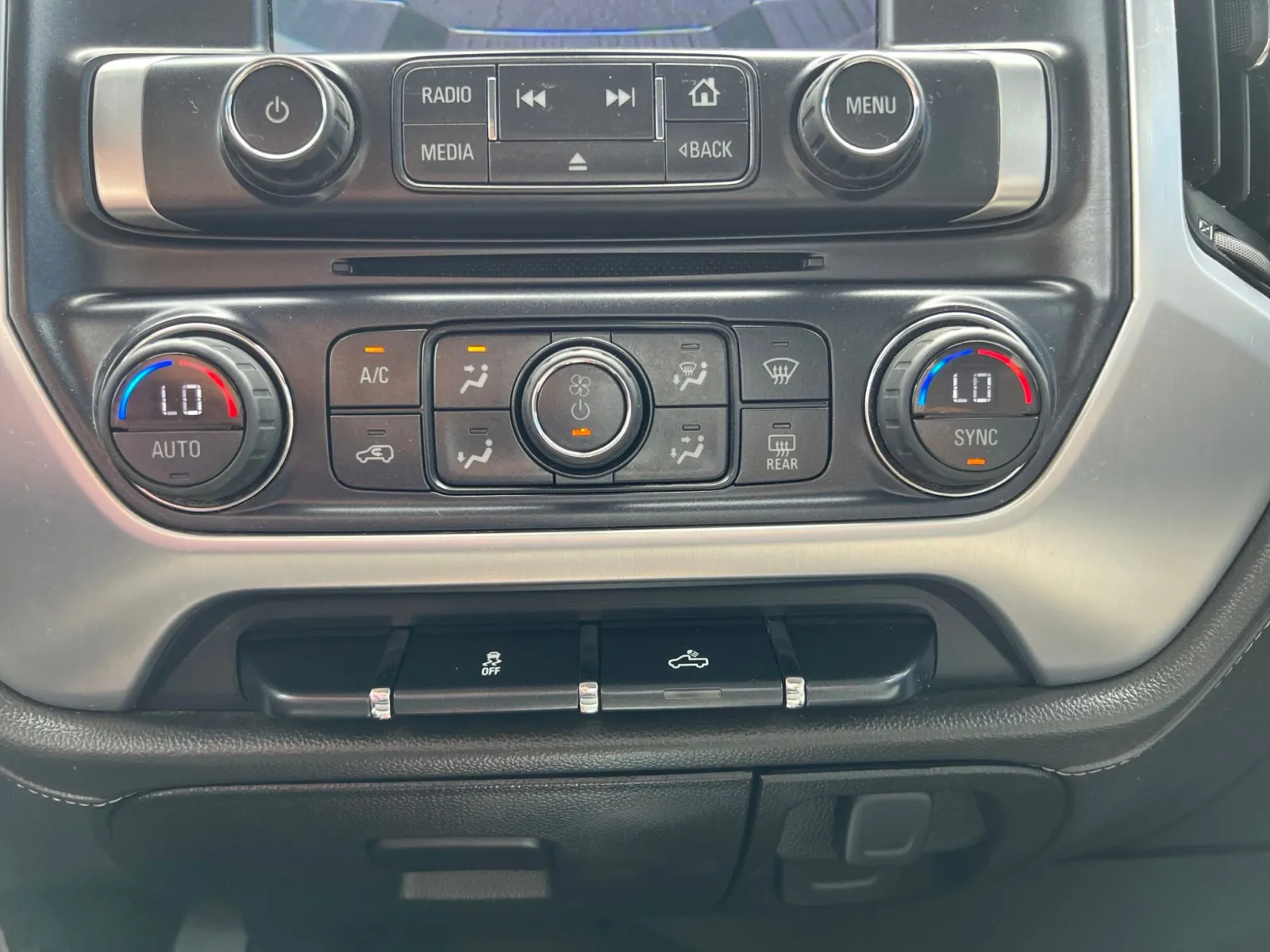 2015 GMC Sierra 1500 SLE — photo 17