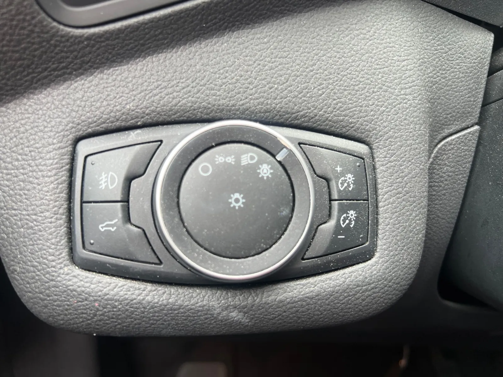 2017 Ford Escape SE — photo 18