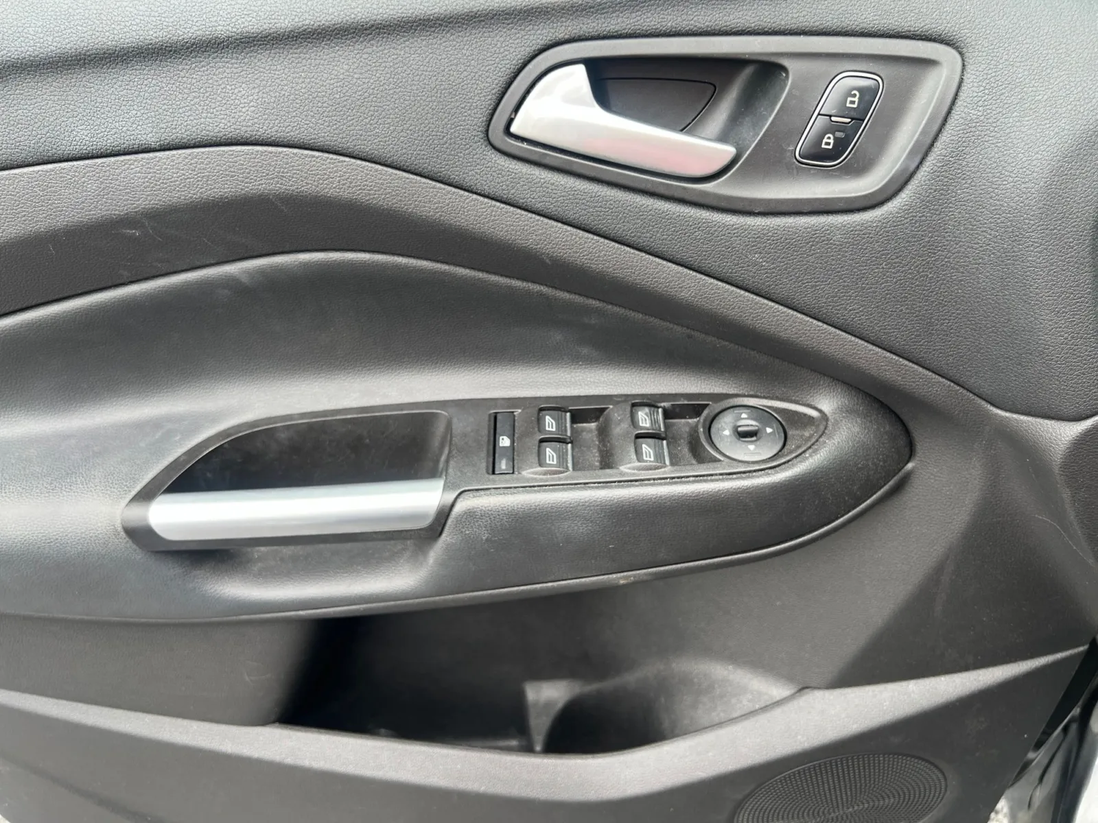 2017 Ford Escape SE — photo 19
