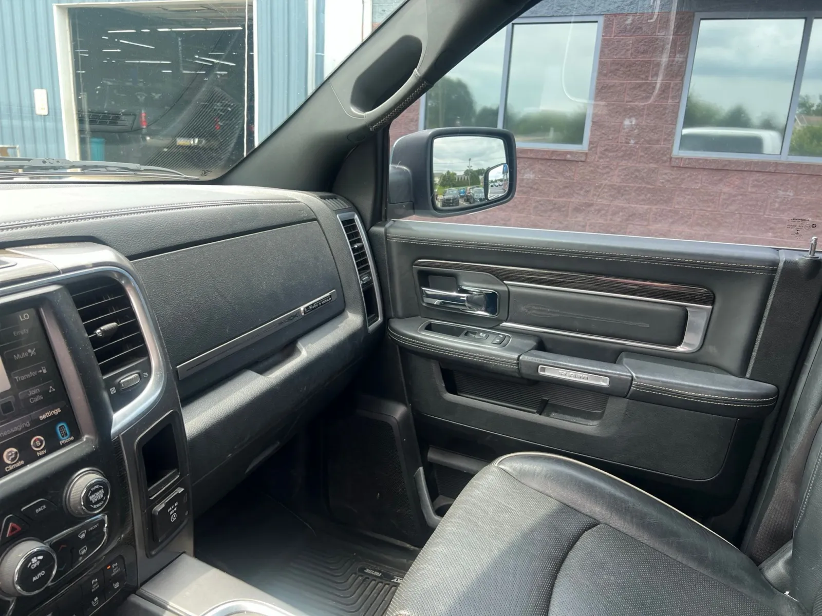 2017 Ram 1500 Laramie Longhorn — photo 12