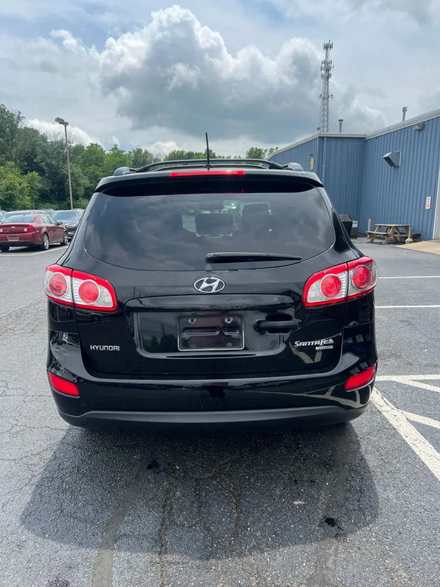 2011 Hyundai Santa Fe SE — photo 5