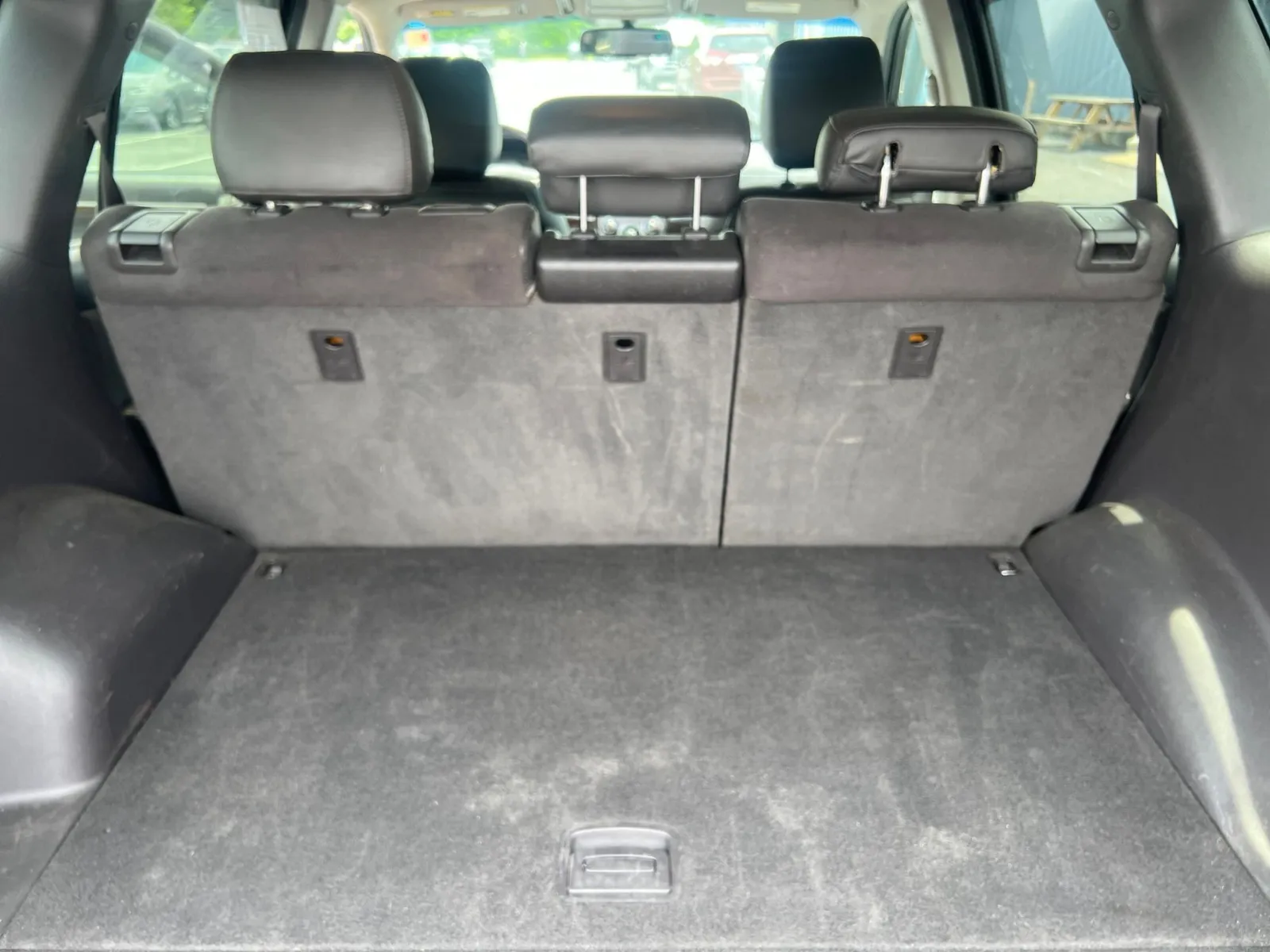 2011 Hyundai Santa Fe SE — photo 23