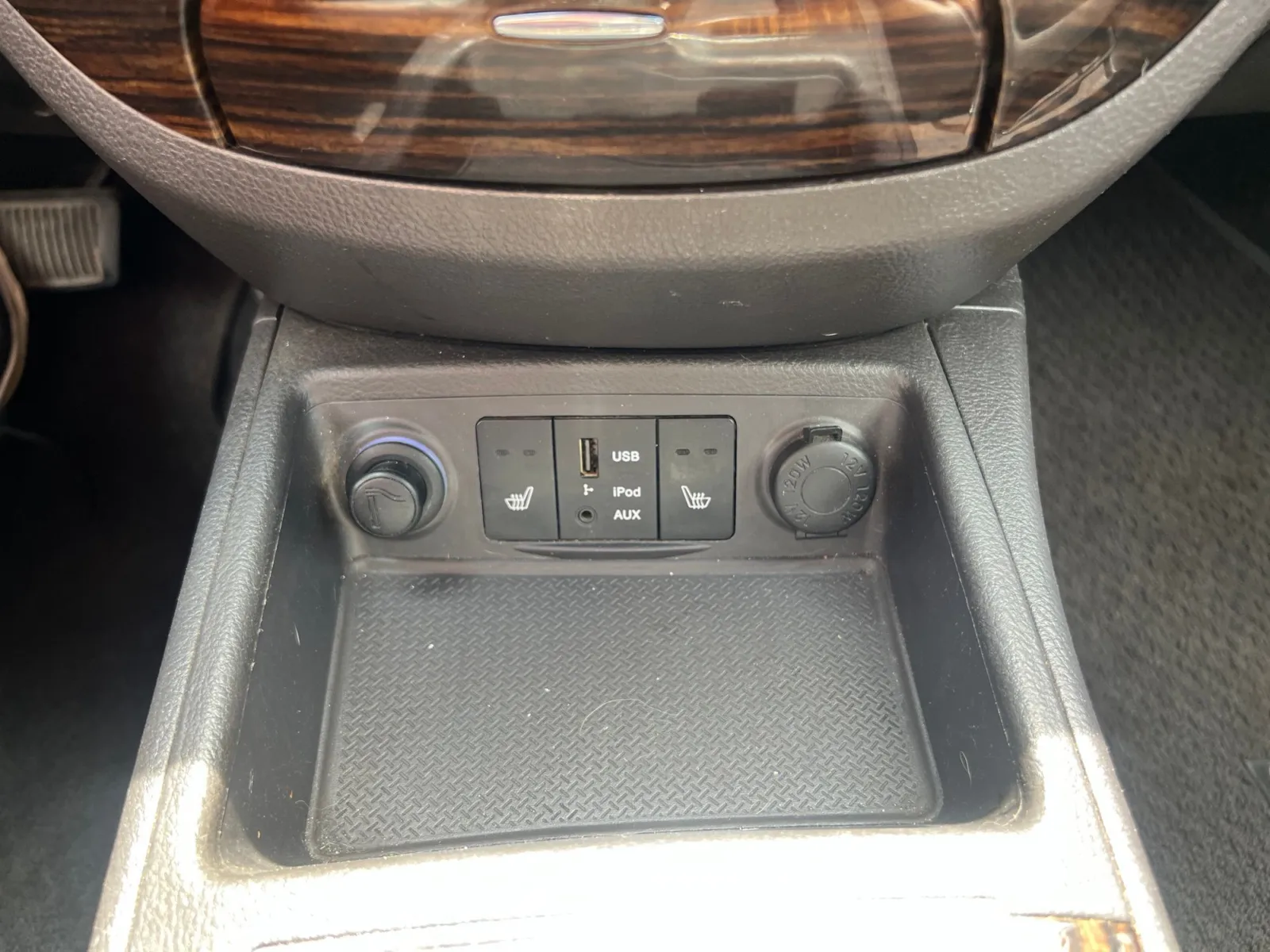 2011 Hyundai Santa Fe SE — photo 15
