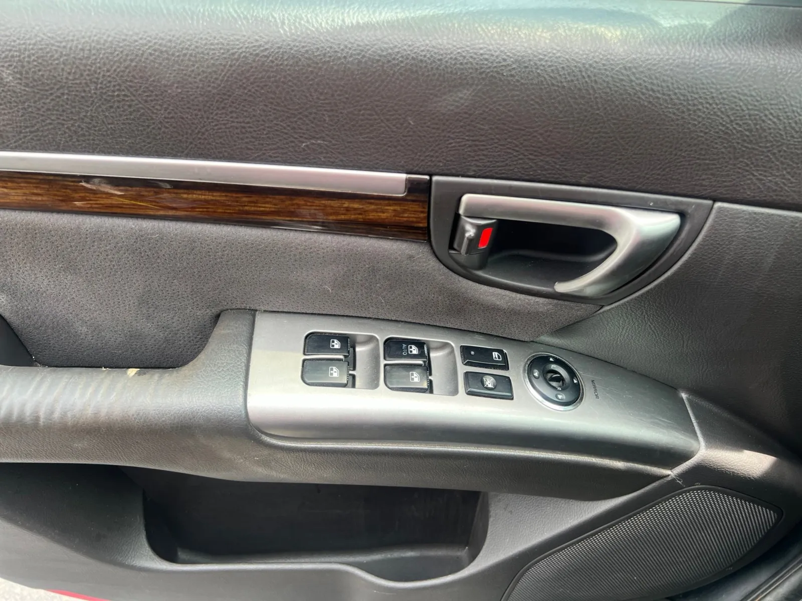 2011 Hyundai Santa Fe SE — photo 19