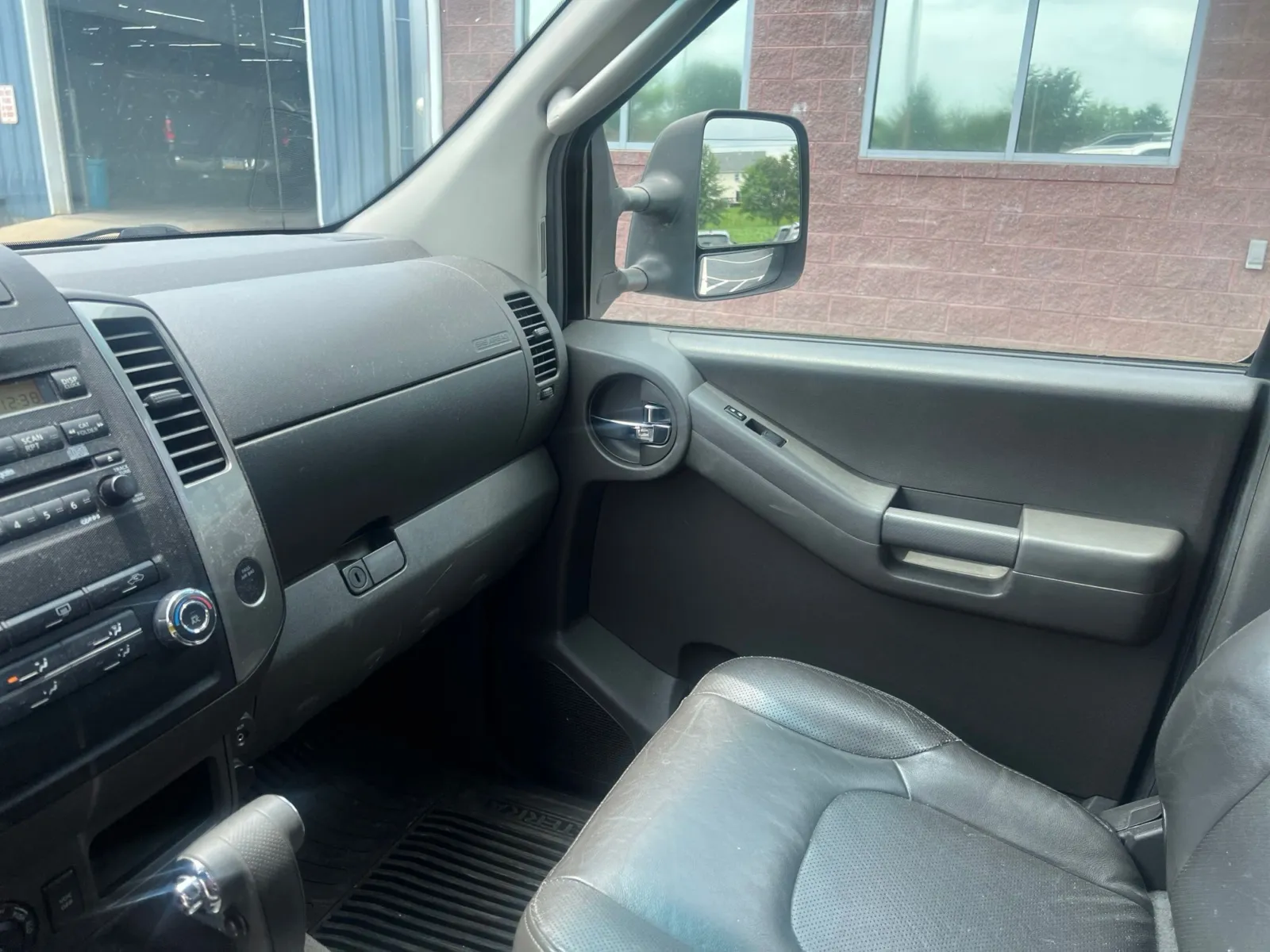 2010 Nissan Xterra SE — photo 9