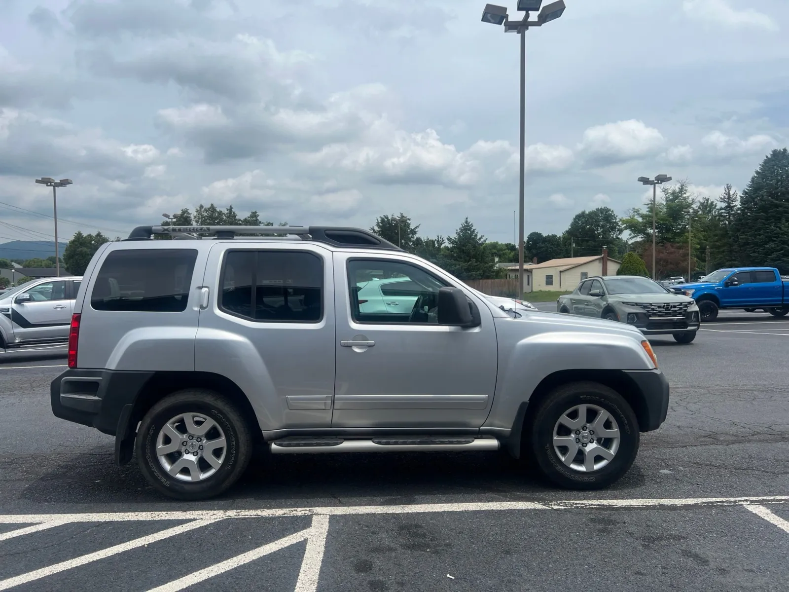 2010 Nissan Xterra SE — photo 6